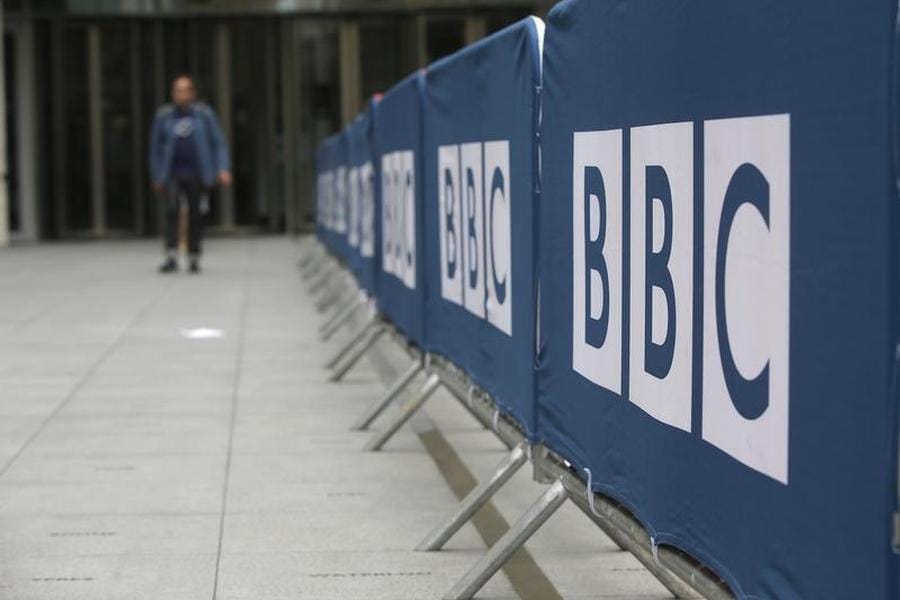 BBC Female Anchors Call for Filling Gap in Salaries