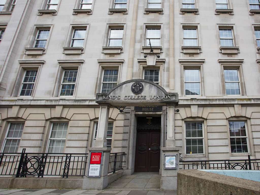 King’s College Replaces Portraits of its Founders with Ethnic Minorities