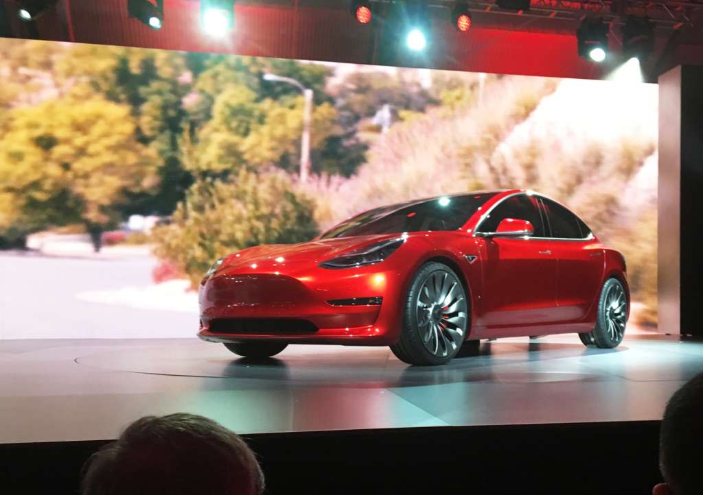 Tesla Begins to Deliver Model 3 to Early Buyers