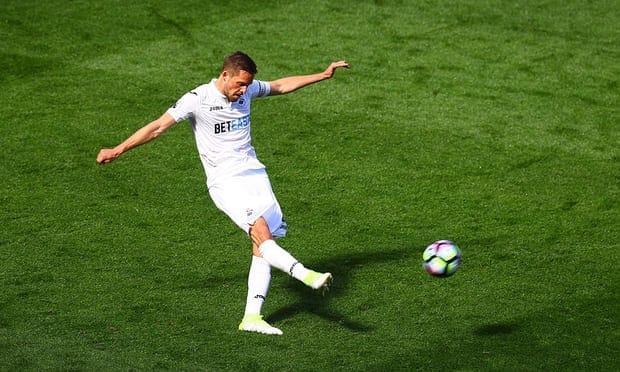 Everton Should Think Twice Before Signing Gylfi Sigurdsson for £50m