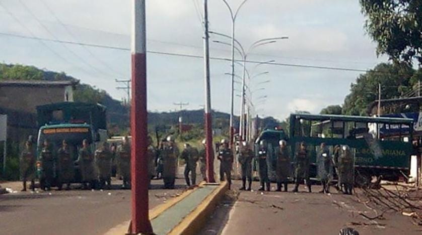 Thirty-seven Inmates Killed in Government Raid on Venezuelan Prison