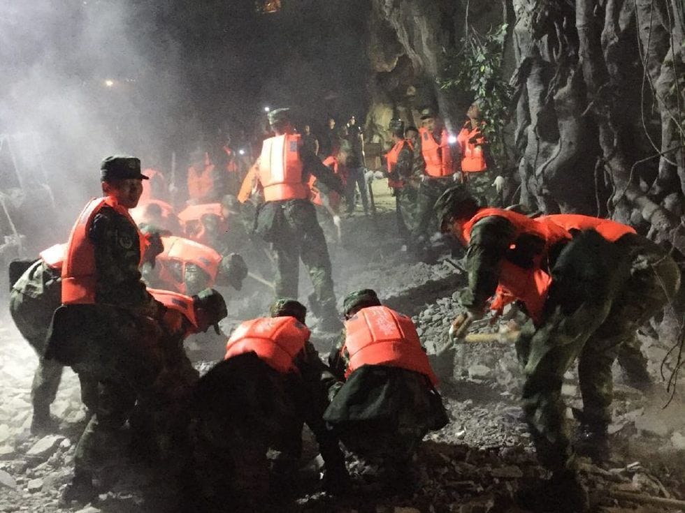 19 Killed in China Quake as Evacuations Get Underway