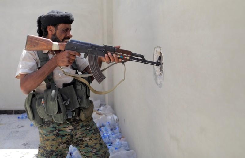 US-Backed Forces Trap Militants in Raqqa Center
