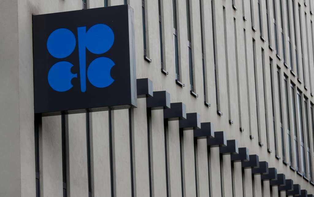 Oil prices Rise Ahead of OPEC Meeting on Supply Cut Extension