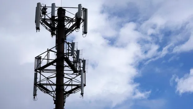 Telecom Egypt to pay $359 mn to offer mobile services