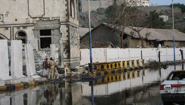 Suicide attack strikes Yemeni Army’s Aden headquarters