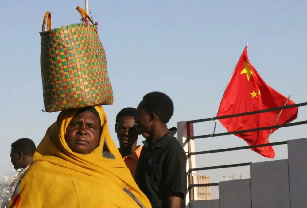 Sudanese Female Vendors Struggle in Scorching Heat