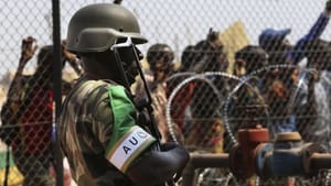 Central African leader faces pressure to quit at Thursday summit