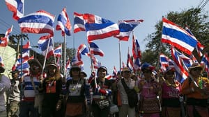 Thai protesters target ministries, threaten stock exchange