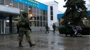 Ukraine says Russian forces block airport