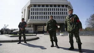 Ukraine orders troop pullout from Crimea