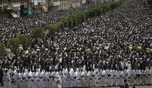 Yemen: Iran, Oman pressure Houthis to accept government deal