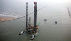Saudi Arabia, Kuwait halt production at Khafji oilfield: source