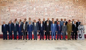 Yemen swears in new government amid crisis