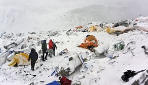 Avalanche-hit Nepal trekkers fight to get on rescue flights
