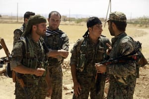 Scores of Casualties in Blasts Near Damascus Shrine, Thousands of Civilians Remain Trapped in Manbij
