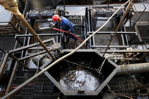 Oil Prices Edge near 2016 highs on Ebbing Supply, Softer Dollar