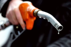 Oil Markets Undergo Mass Movements, Prices Inch USD50 per Barrel