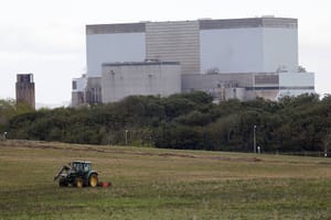 UK Still Seeks “Close Ties with China” Despite Delaying Nuclear Deal