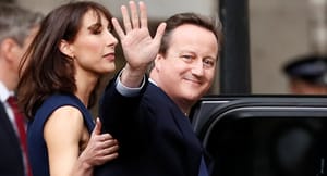 Cameron Honors Close Friends…Brexit Supporters Displeased