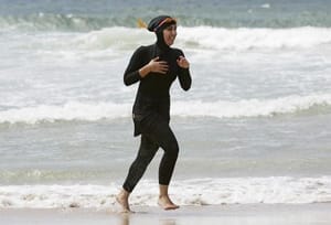 Scotland, Canada Encourage Veiled Muslims to Join Police Forces