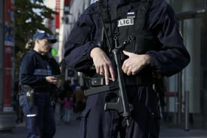 Eiffel Tower Evacuated in Safety Drill Confusion, Major Events Cancelled