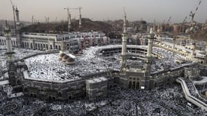 Custodian of the Two Holy Mosques Oversees Hajj Proceedings