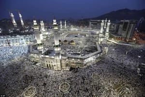Yemeni Minister of Endowments: ‘Story of Keeping Iranians from Hajj Is Pure Fantasy’