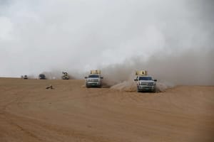 ISIS Burns Sulfur Stocks near Mosul, U.S. Troops Use Protective Masks