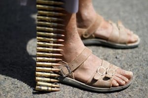 Iran-Backed Houthis Stage over 43 Violations to Yemen Ceasefire Agreement