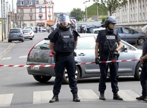 France Arrests 7 Suspects, Foils Terror Attack