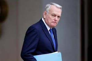 Paris to Host International Meeting on Syria Next Month