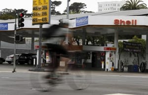 U.S. Refiners Face Weakening Demand at Pump