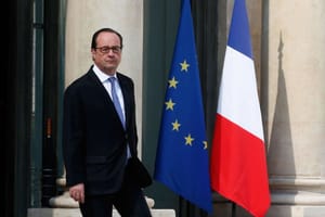 Hollande, City’s Mayor Fire Back at Trump over Paris Criticism