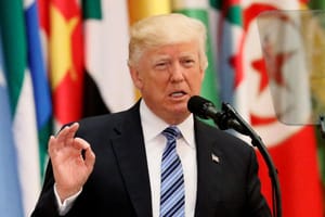 Trump Calls for Unity, Blames Iran for Regional Instability at Arab-Islamic-US Summit