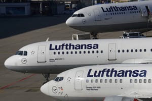 Do Pilots, Flight Attendants Sleep during Long Flights?