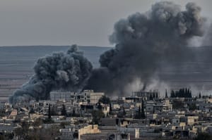 Civilians Flee ISIS-held Syria Cities after Strikes