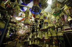 Palestinian Woman Makes Ramadan Lanterns with Recycled Materials