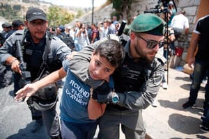 Mufti of Jerusalem : Jews Inside the Mosque, Muslims in the Street