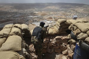 Lebanon to Resolve Syrian Rebel Group Withdrawal ahead of ISIS Border Battle
