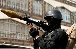 Tehran Transfers Weapons to Houthis across Gulf