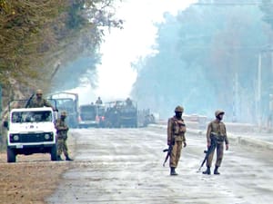 5 Killed in Bomb Attack as Pakistan Holds by-Elections