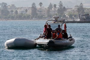 20 Sailors Saved as Cargo Ship Sinks Off Oman Coast