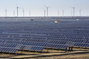 SAGIA in Discussions with Local Companies on Renewable Energy Projects Implementation