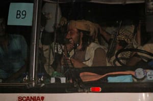 ISIS Convoy Splits Up in Eastern Syria