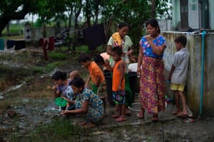 UN: 87,000 Refugees Arrive in Bangladesh from Myanmar