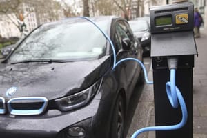 Britain Plans Billion-Pound Boost for Electric Cars