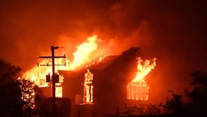 California Wildfires Death Toll Rises amid Concern over Intensifying Winds