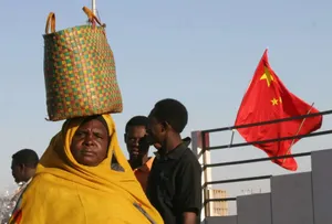 Sudanese Female Vendors Struggle in Scorching Heat
