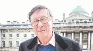 Former Telegraph Editor-in-Chief: Journalists Must Be Allowed Freedom on the Field